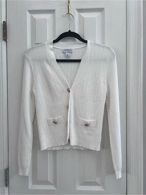 sofia by sofia vergara Ivory Ribbed V-Neck Button Cardigan